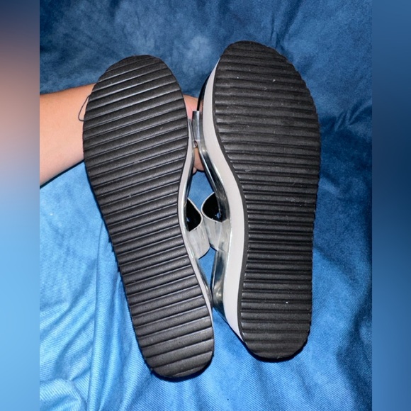 Fashion Nova platform sandals - Picture 2 of 3